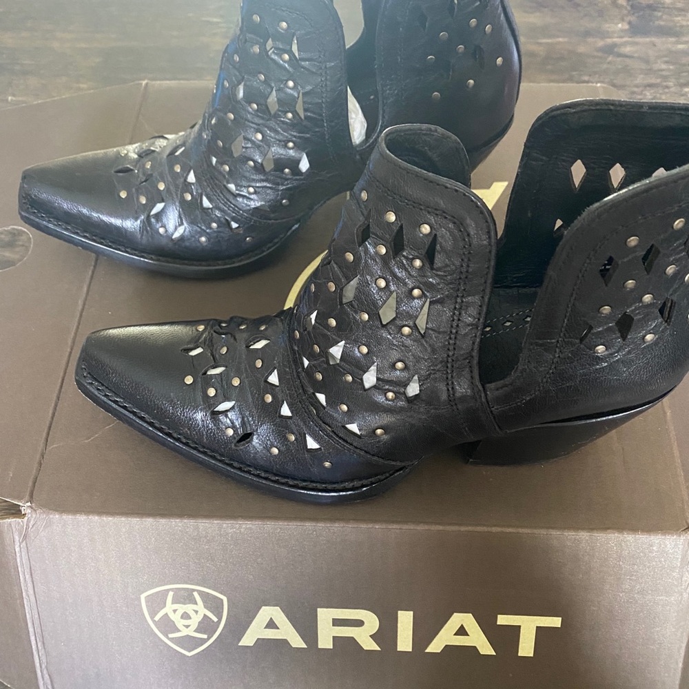 ARIAT Dixon studded western fashion boots